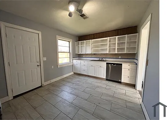 4269 S Cumberland St — Photo 2