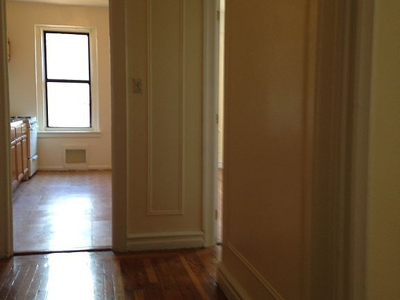 2nd image of 135 W 238th St APT 2I