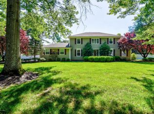 40 Ladwood Dr, Holmdel, NJ 07733