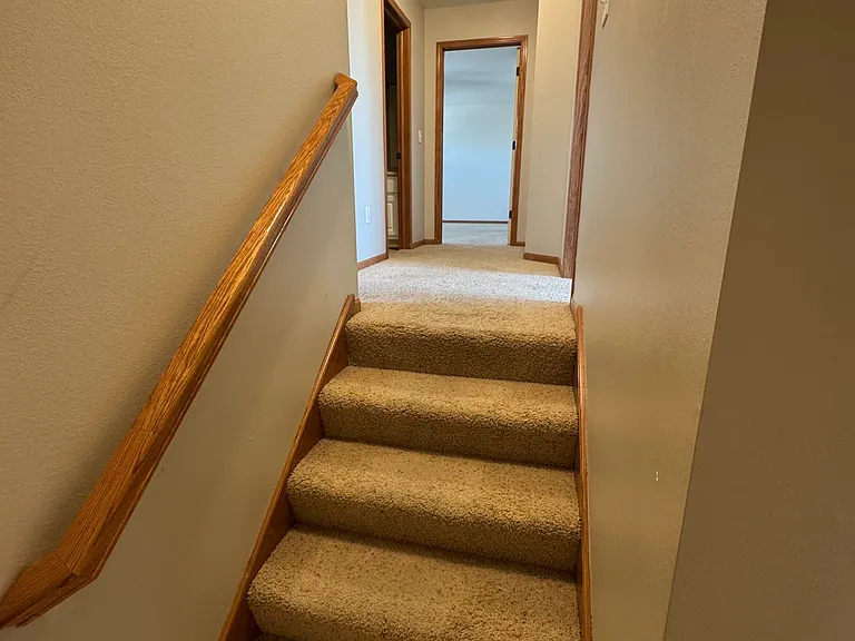 511 NW Benjamin Ct — Photo 17