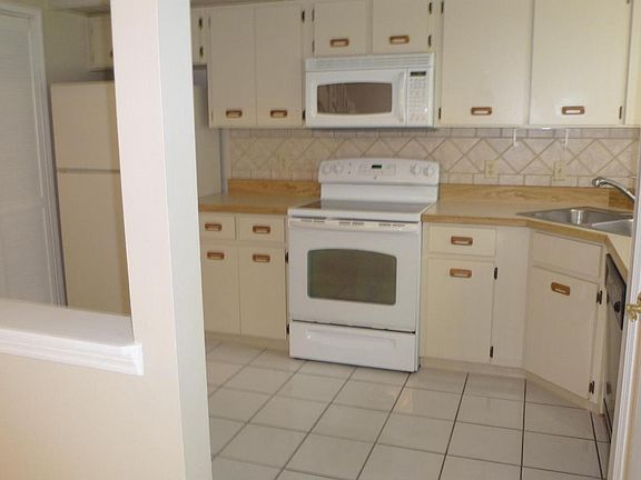 4th image of 4568 Wandering Oaks Ct