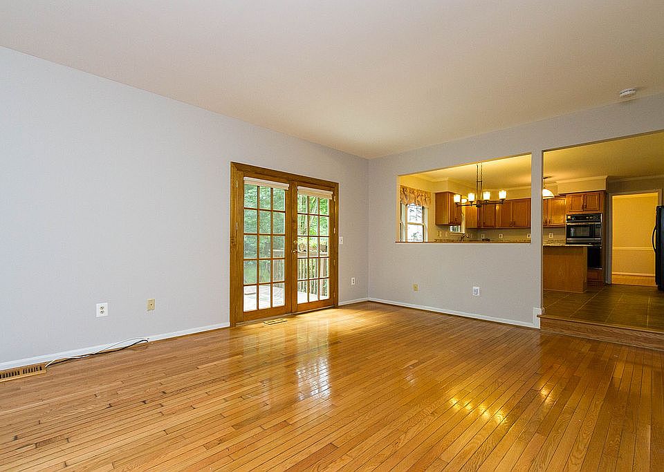 1st image of 7230 Mosby Dr