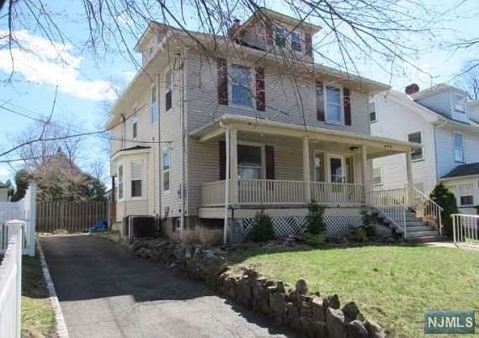 1st image of 25 Malvern Pl
