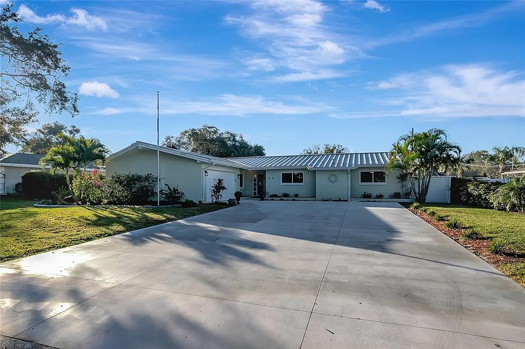 3 bed, 2.0 bath, 1788 sqft, $4,500 — Photo 2