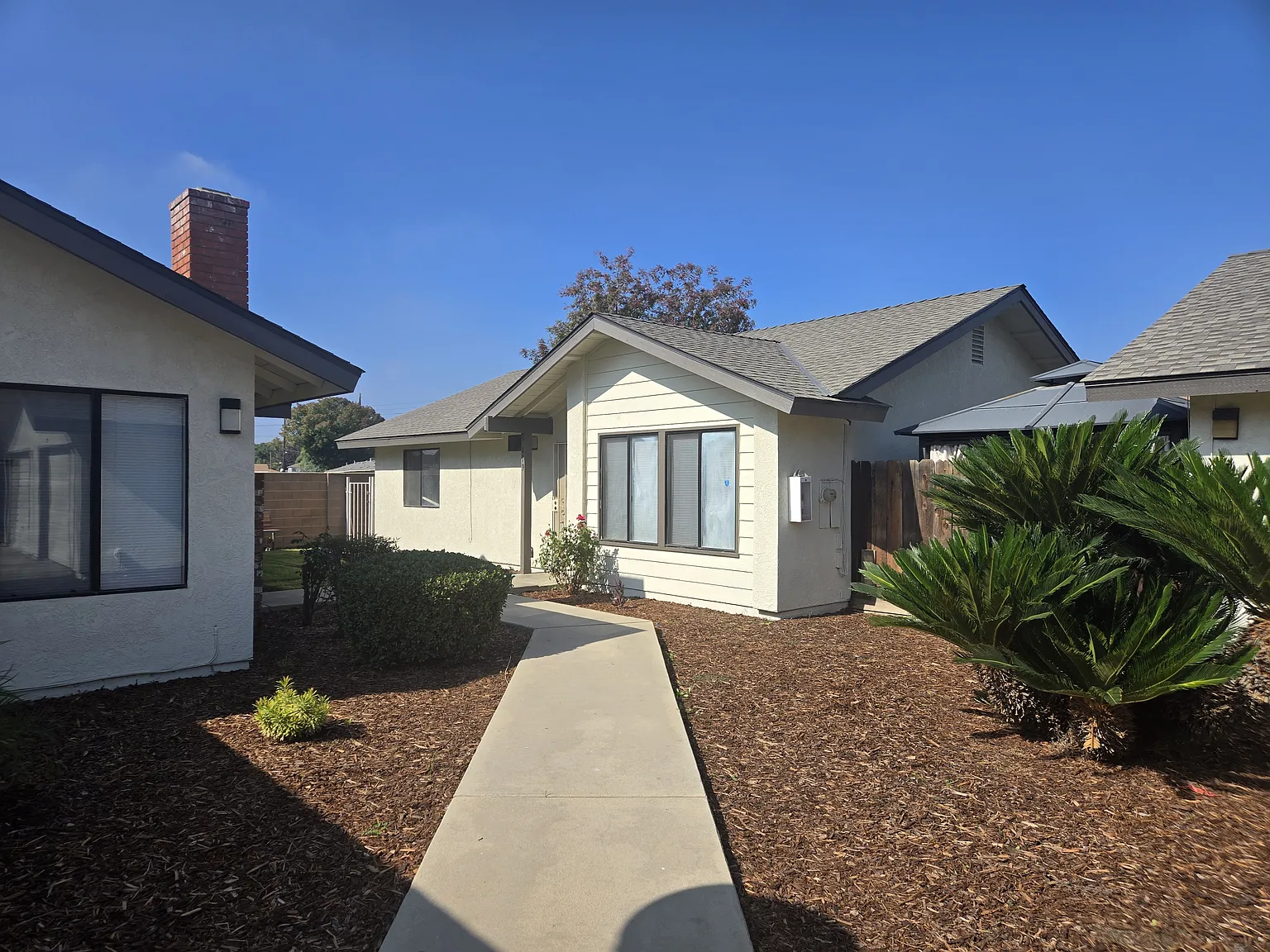 2 bed, 1200 sqft, $1,800 — Photo 1