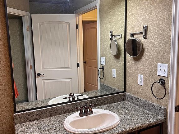 5th image of 928 Eventide Dr Unit 2