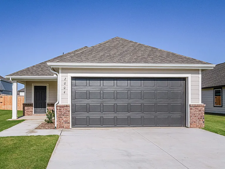 2004 Dogwood Dr — Photo 1