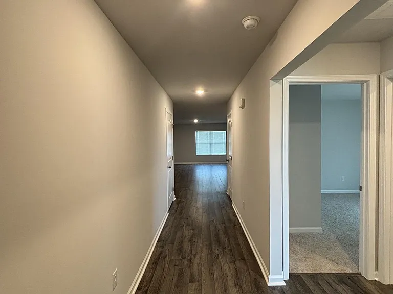 172 Tobin Ln — Photo 2