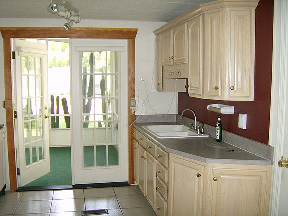 3rd image of 98 Flamingo Dr