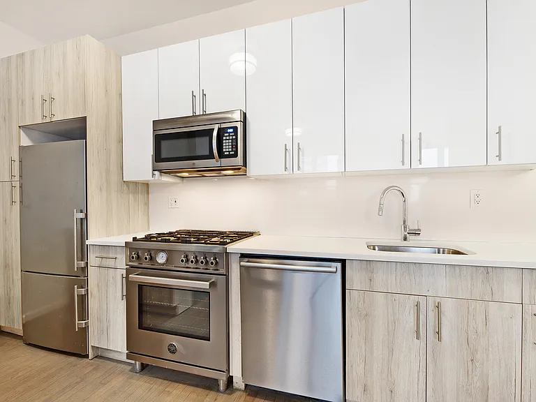 121 Madison Ave #2D — Photo 1