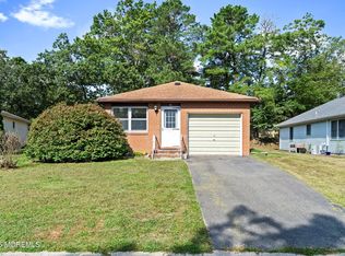 10 Magnolia Rd #19, Manahawkin, NJ 08050