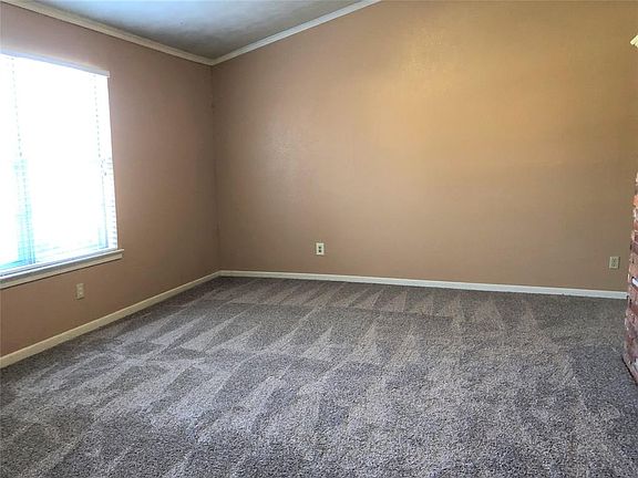 3rd image of 2117 Brentwood Dr