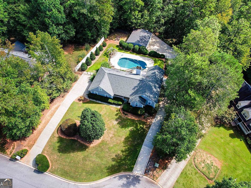 1st image of 315 Charming Ct