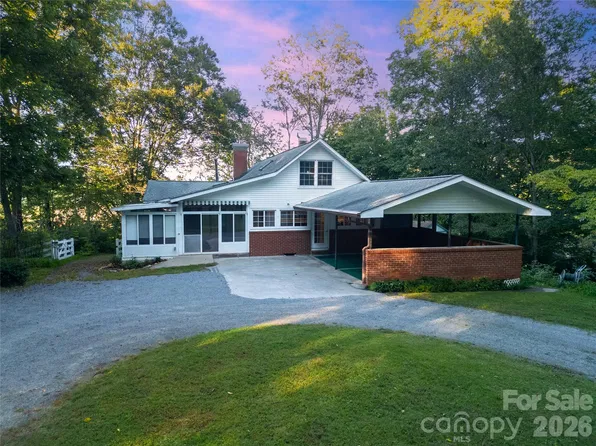 4392 Island Ford Rd, Brevard, NC 28712