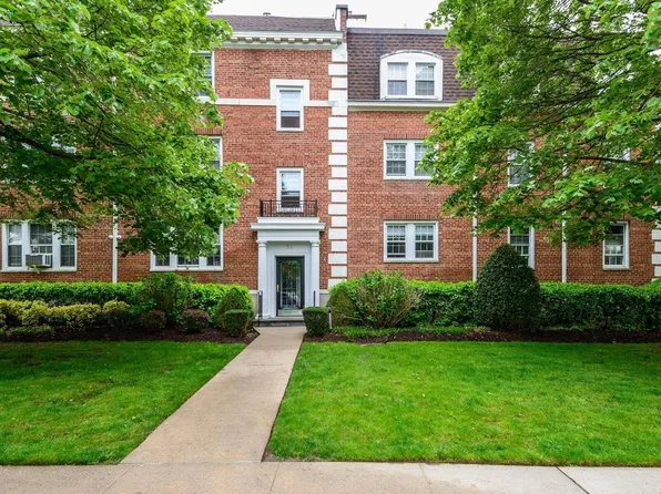 32 Hamilton Place #H1, Garden City, NY 11530