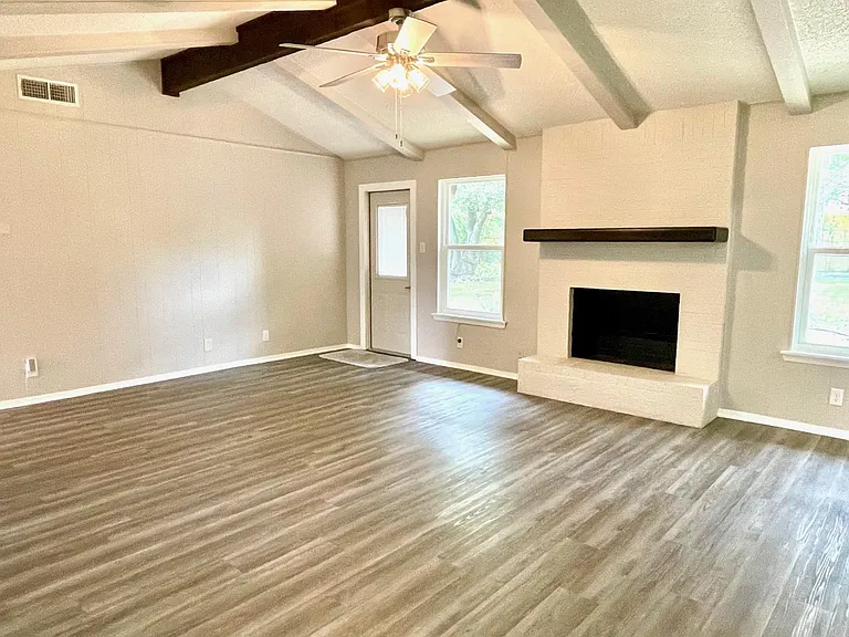13504 Lois Ln — Photo 6