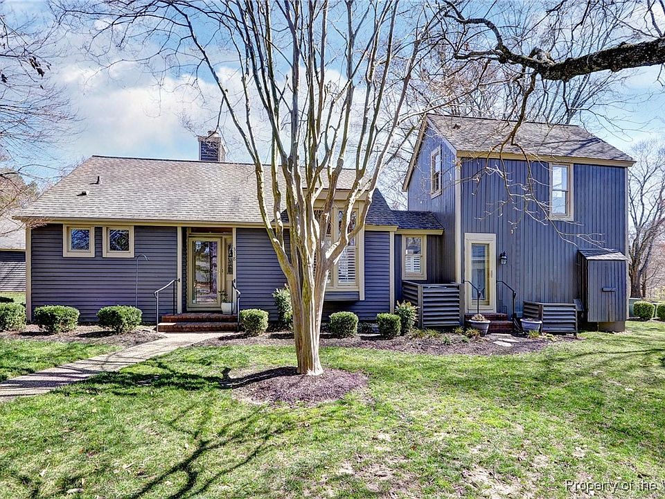 1st image of 318 Littletown Quarter
