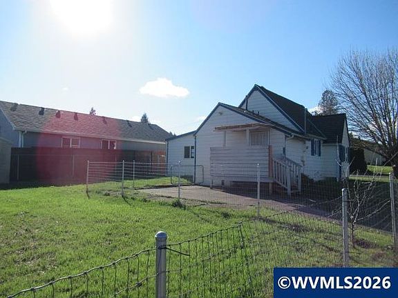 5th image of 1308 SW 8th St