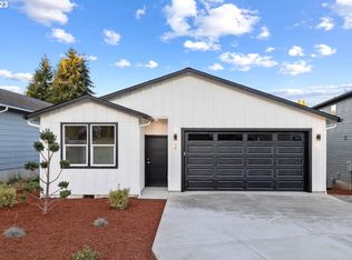 120 Glen Gate Loop, Cathlamet, WA 98612