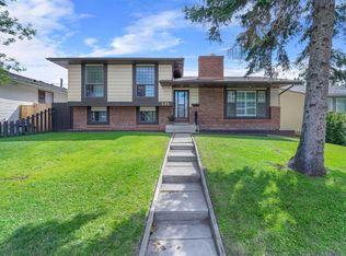 232 N Templeside Cir NE, Calgary, AB T1Y 3L9