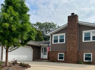 24 Chatsford Ct, Bloomington, IL