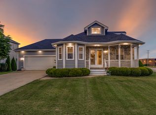 101 Bell Ct, Oswego, IL 60543