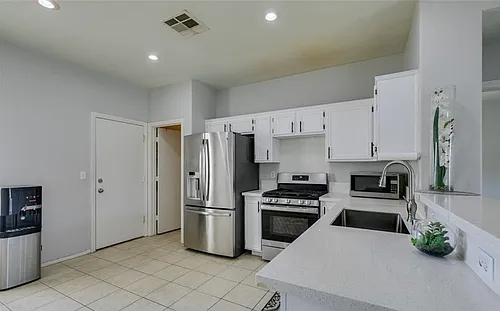 10004 Garamound Ave Photo 1