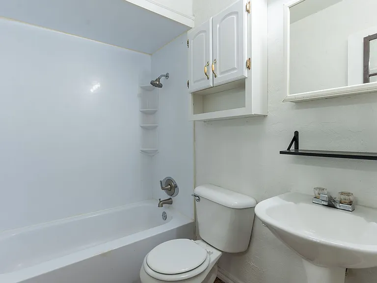 1621 Thompson Dr — Photo 10