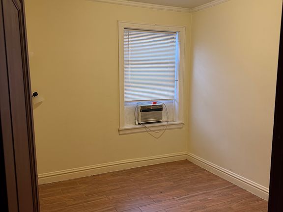 3rd image of 4044 W Lawrence Ave APT 2