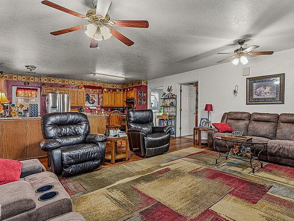 4th image of 2507 Paula Dr