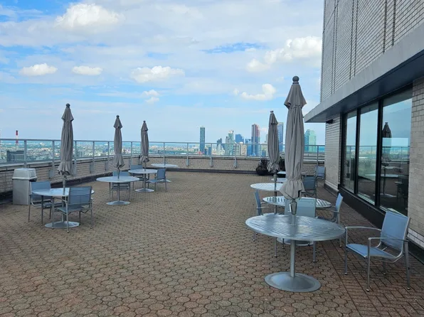 400 East 56th Street image 8 of 9