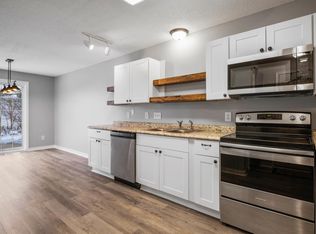 8343 Corcoran Cir UNIT 55, Inver Grove Heights, MN 55076