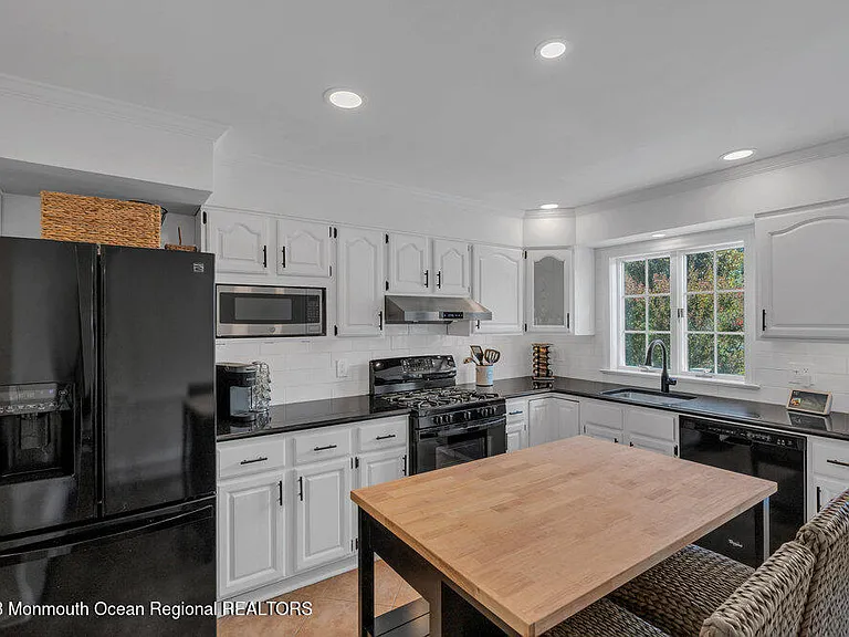 64 Curtis Ave — Photo 29