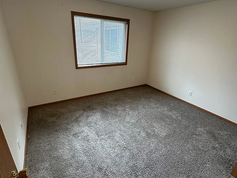 1011 Kellogg Ave — Photo 6