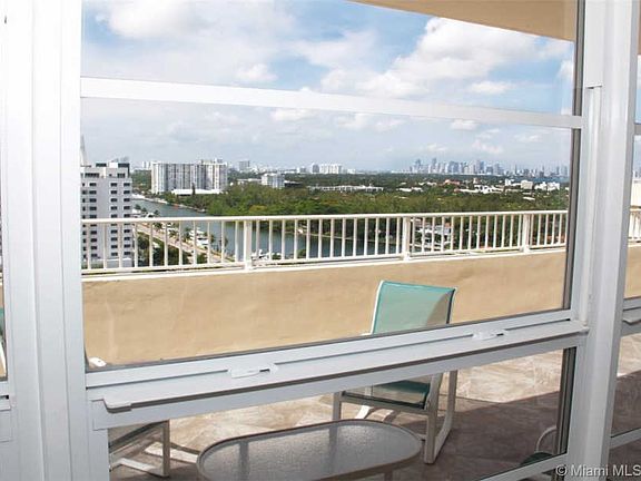 4th image of 4747 Collins Ave Ph 05