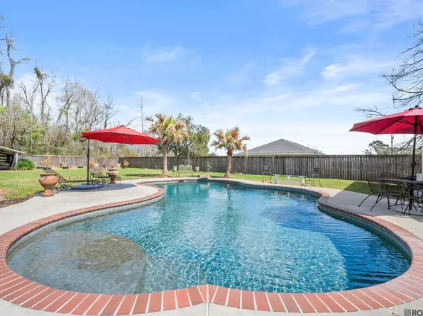 40434 State Highway 621 Hwy, Gonzales, LA 70737