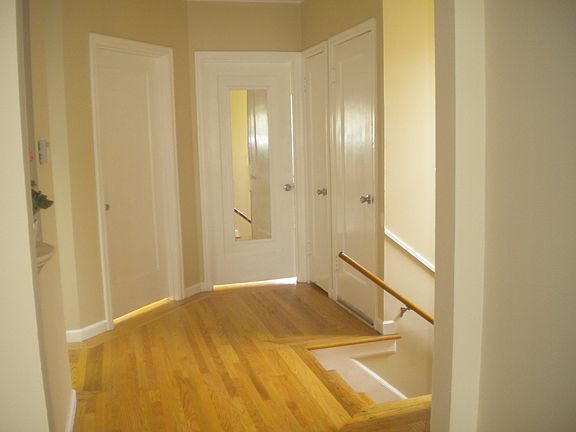 4th image of 137 W Moltke St