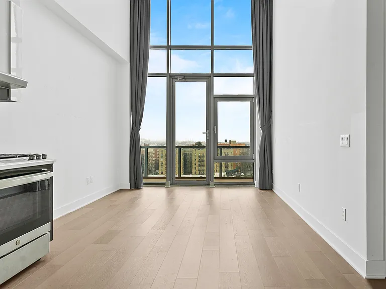 50-11 Queens Blvd #Penthouse 1 — Photo 3