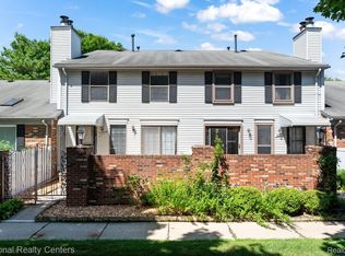 38781 Golfview Dr W, Clinton Township, MI 48038