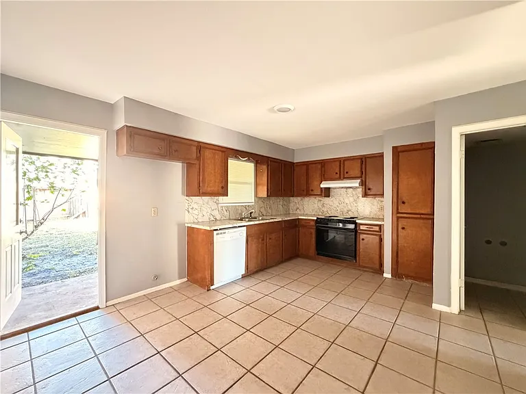 11618 Agua Dulce Creek Dr #B — Photo 4
