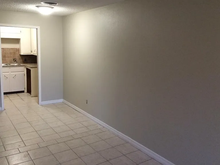 821 Hardy Springs Cir #A — Photo 6