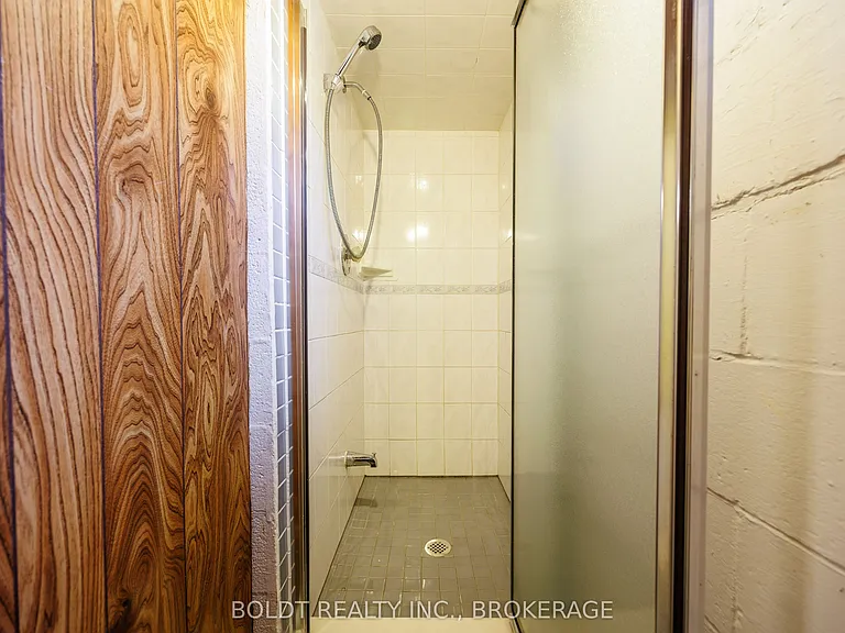 127 Louth St #2 — Photo 15