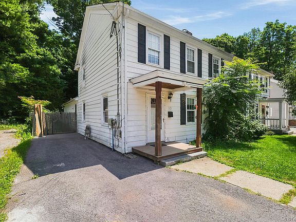 4th image of 10 Dutchess Avenue