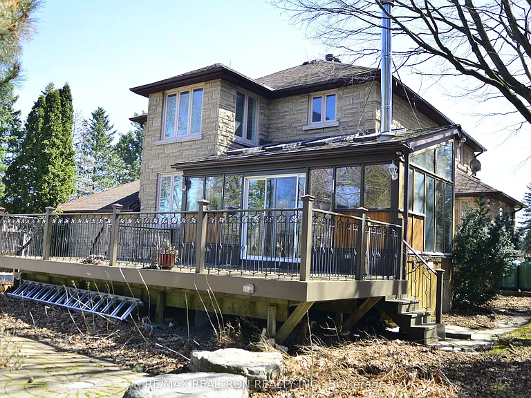1998 Green Ln E — Photo 32