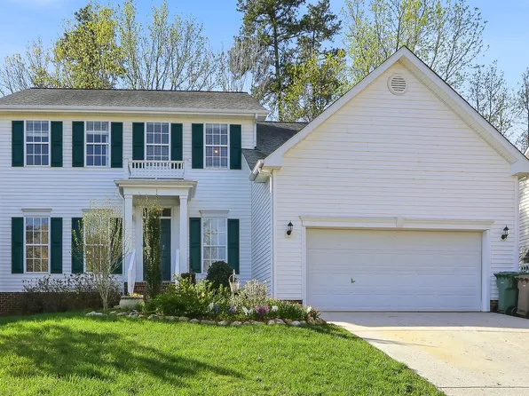 102 Zoa Ct, Cary, NC 27513