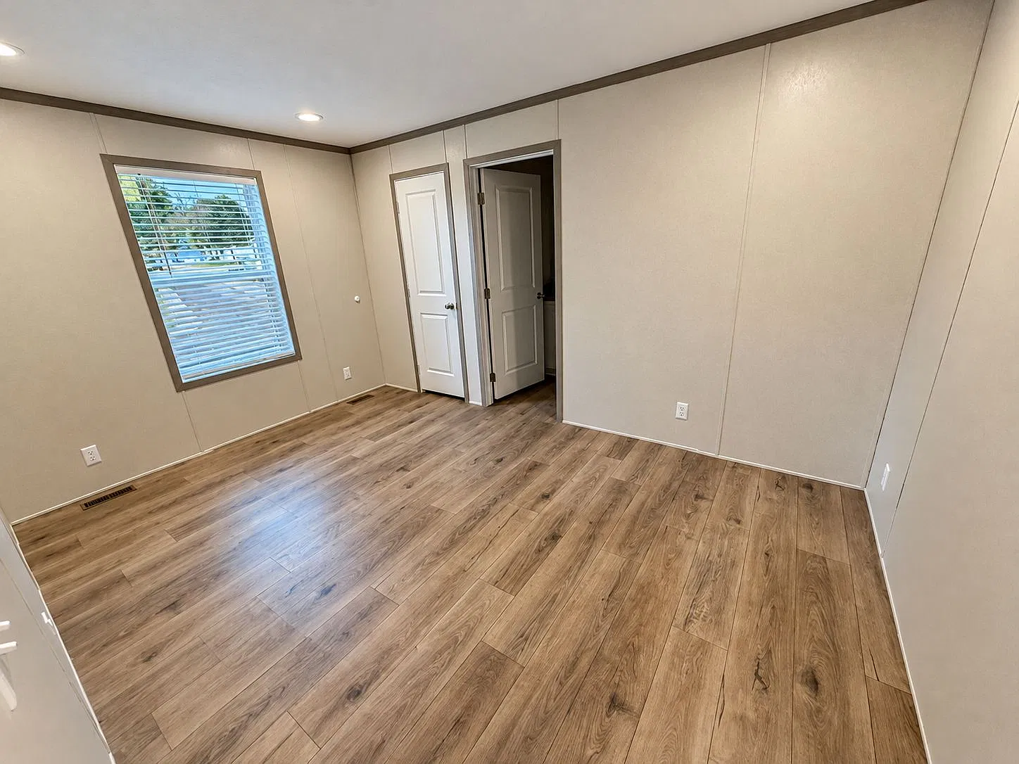 Open-Concept Floor Plan! — Photo 3