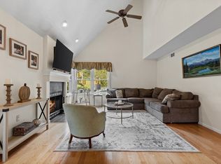 27 Hammond Pl #27, Woburn, MA 01801