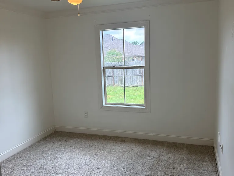 104 Millhouse Dr — Photo 4
