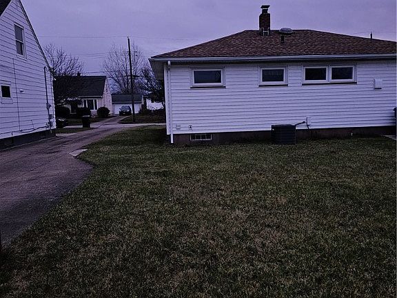 3rd image of 6076 Greene Dr