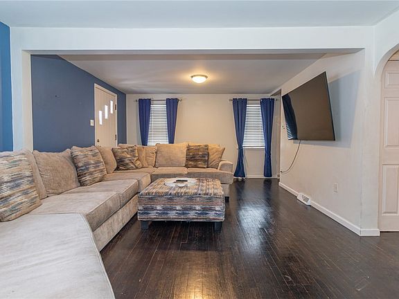 5th image of 6808 Monroe Ave